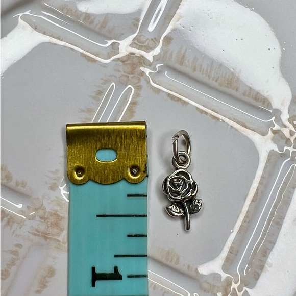 Vintage Rose Flower Charm – 925 Sterling Silver – Petite Floral Pendant - Picture 5 of 5
